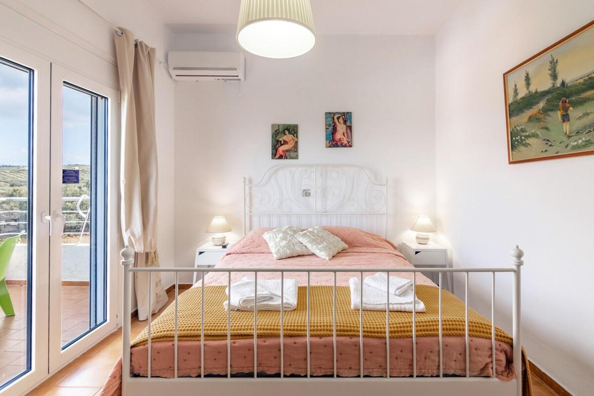 Amazing Villa Chrysanthi With Private Pool In Heraklion Epano Vathia Esterno foto