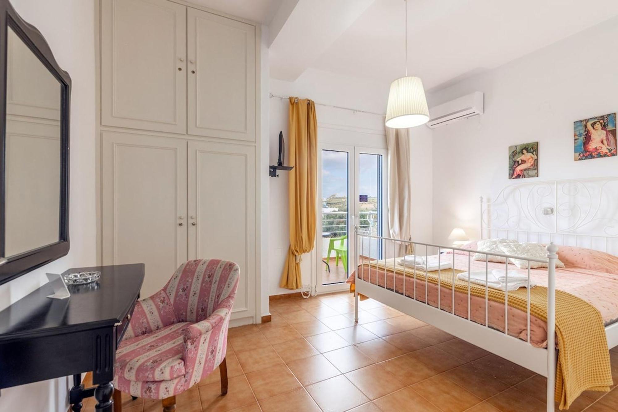 Amazing Villa Chrysanthi With Private Pool In Heraklion Epano Vathia Esterno foto