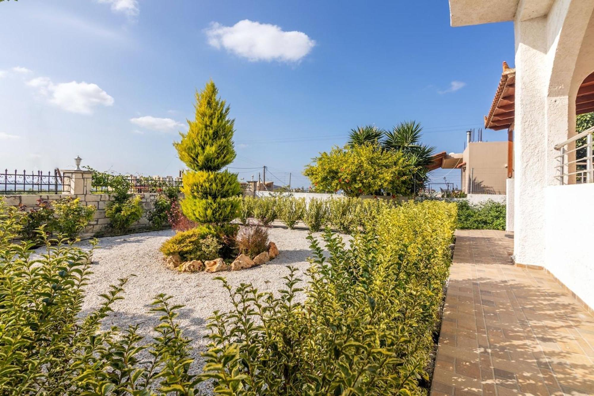 Amazing Villa Chrysanthi With Private Pool In Heraklion Epano Vathia Esterno foto